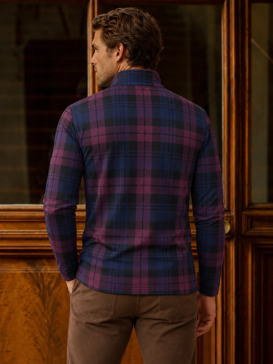 Golfpullover in Maulbeer-Lila mit Tartanmuster und Viertelreißverschluss