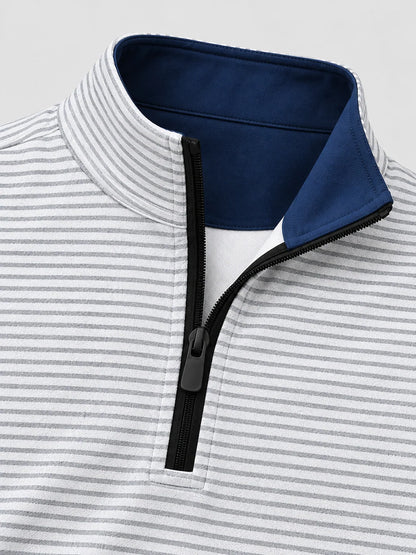 Weiß-grau gestreifter Golf-Pullover mit Viertelreißverschluss aus Funktionsmaterial