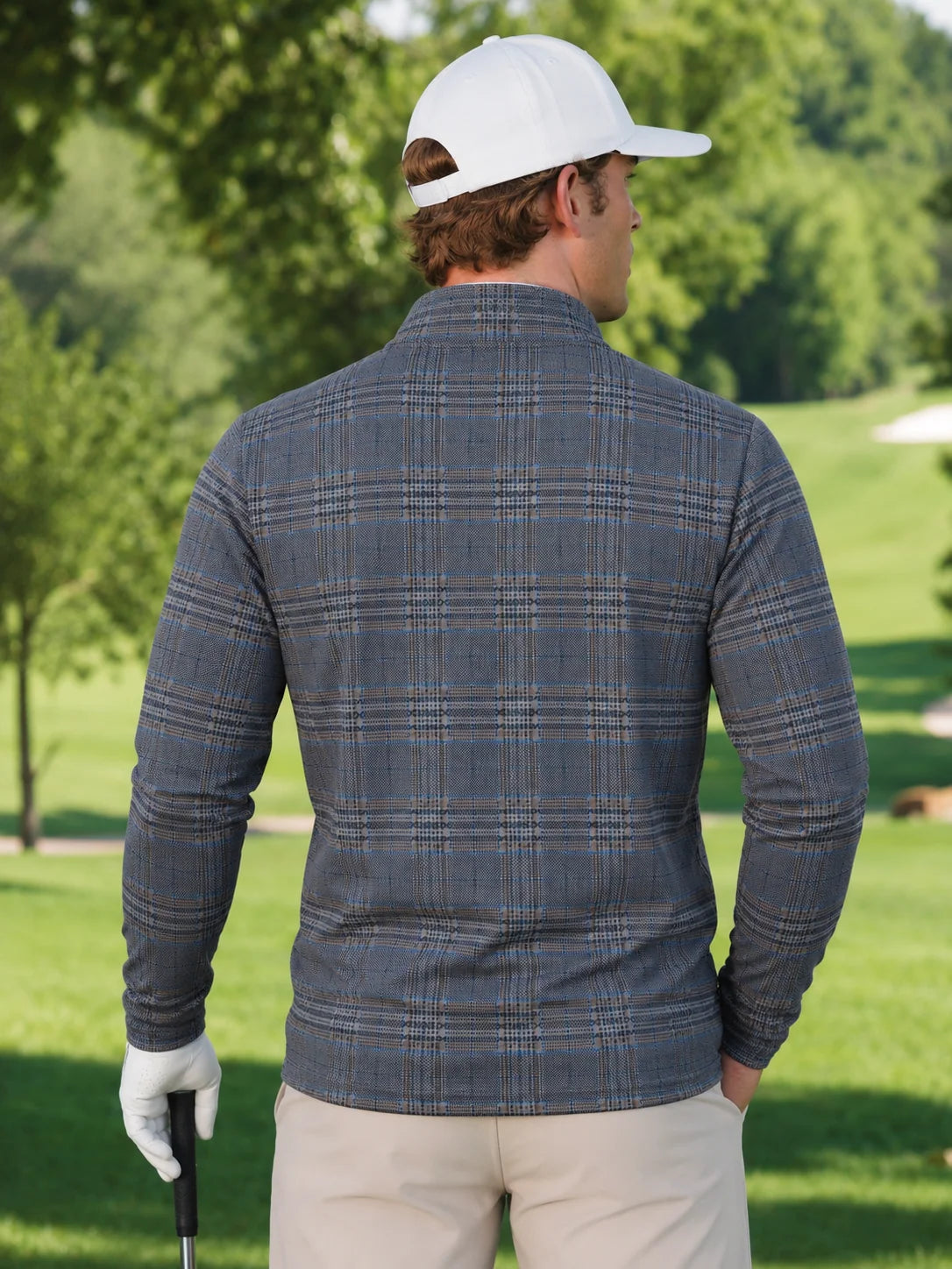 Blau-grauer Golfpullover aus Funktionsmaterial mit Karomuster und kurzem Reißverschluss