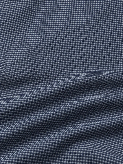 Golf-Pullover in Tiefblau mit feinem Karomuster und kurzem Reißverschluss